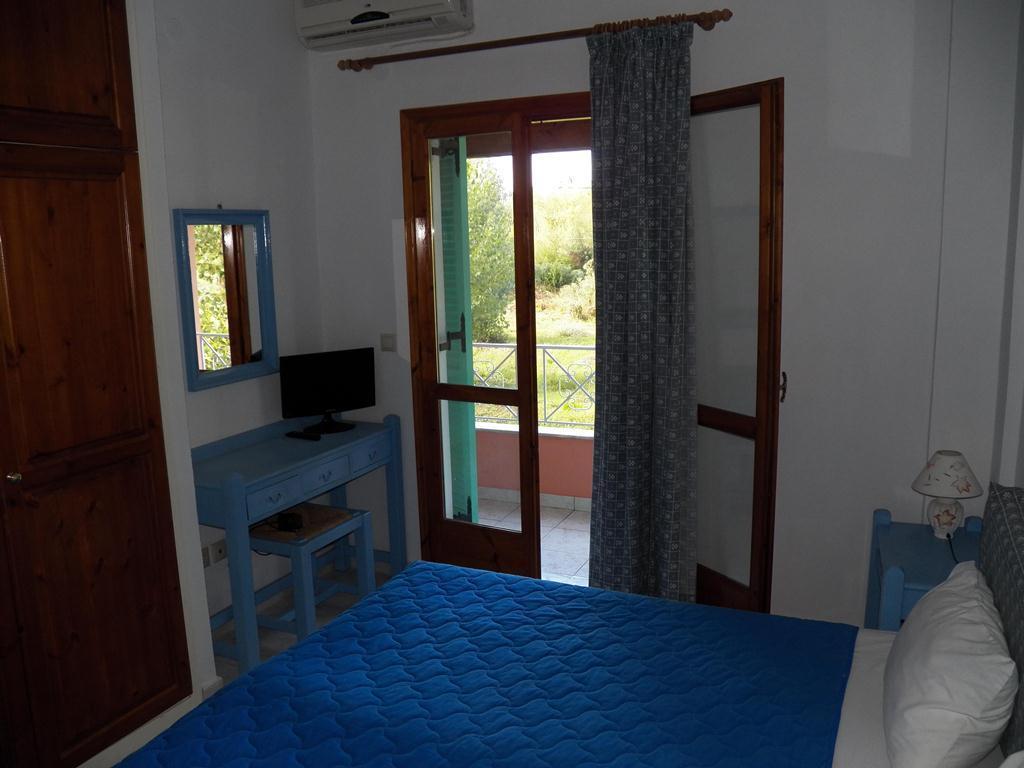 Villa Marina Ipsos Room photo
